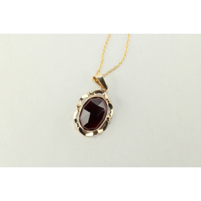 Amy pendant